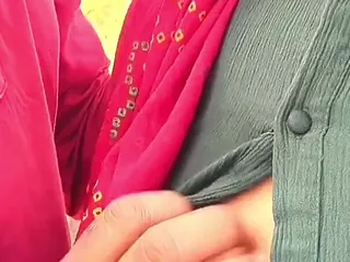 Abhikshasexvideos: Desi Indian Prostitute Aunty Left Outside and Given in Mouth...