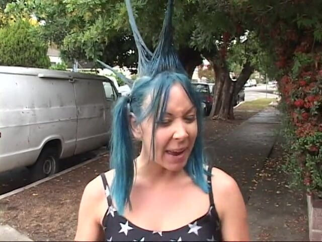 The Anal Queens: Punk-schlampe mit blauen haaren geritten