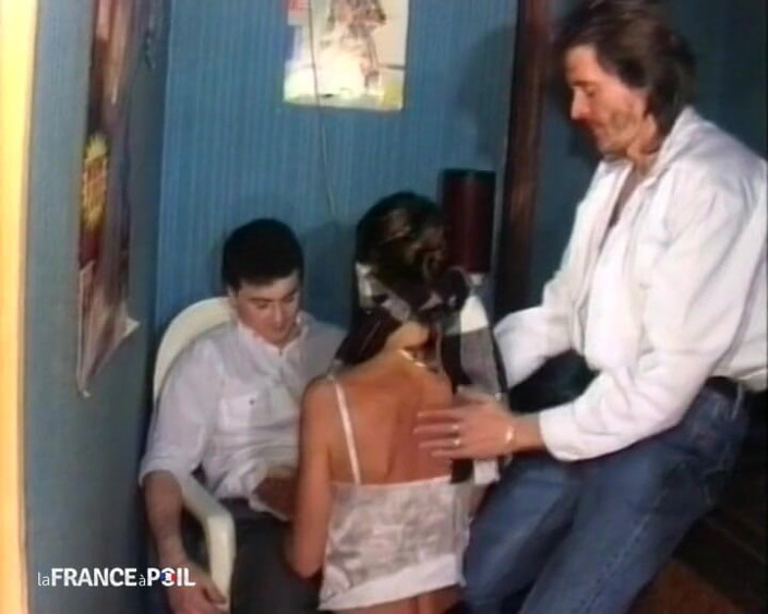 French Gonzo: Un paio di Ragazzi scopano davanti a un film culo.