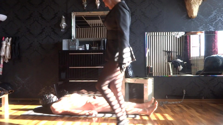 Lady Victoria Valente: Trampling in Gymnastics Slippers