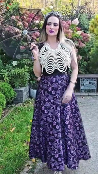 Worship Elegant Gothic Dark Goddess