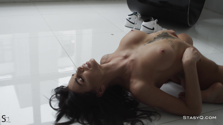 StasyQ: Sunnyq, Siaran Video Zazuq Stasyq 311
