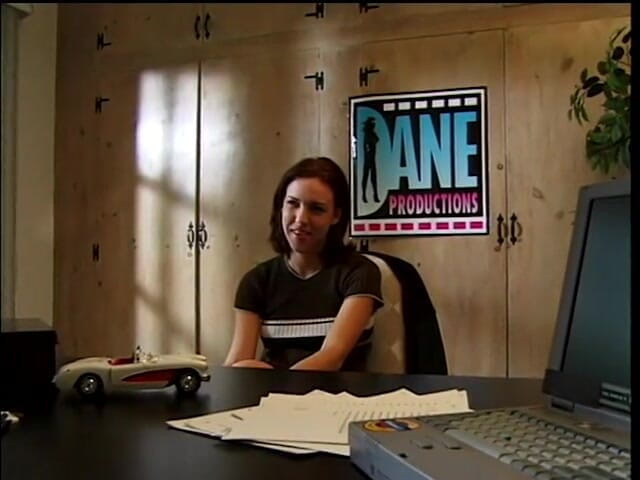 Teen Seduction: セクシーな男女共学が猫を殴られる