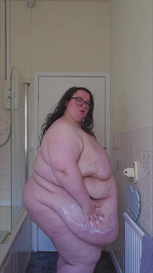 SSBBWLadyBrads: SSBBW Bathroom Cream Belly Body