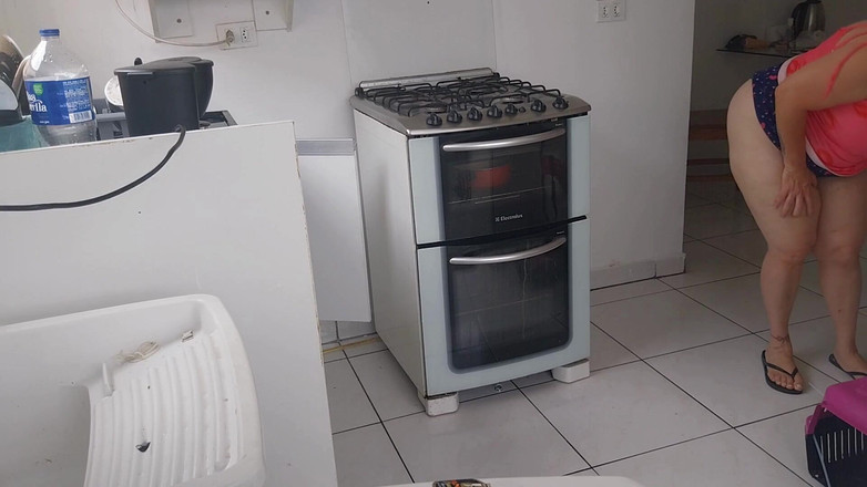 UtopianHumor507: Loira Safada Liberando Para Seu Amantes.