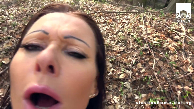 Steven Shame: Julia Exclusiv, MILF allemande, reçoit du sperme chaud sur ses...