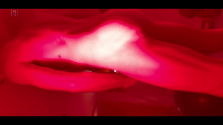 Guy Grey: Sessão de luz vermelha com tesão com porra e vibrador...