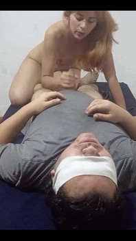 Přišel na nějaké masáže, ale chtěla jsem jeho ptáka