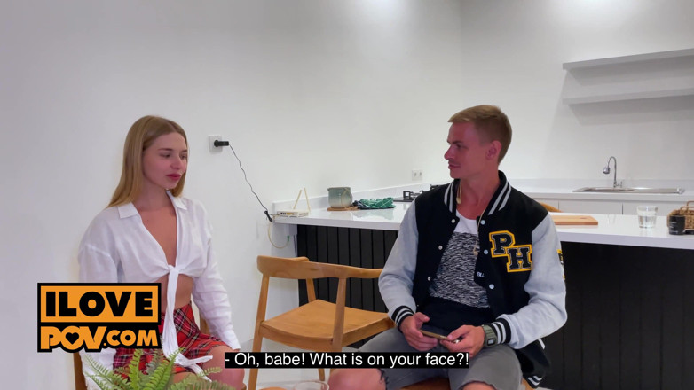 IlovePOV: Californiababe neukt je terwijl haar vriendje naar de wedstrijd in...