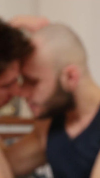 Daddyontwink - top peludo Donnie Marco a pelo con Denis Nowak