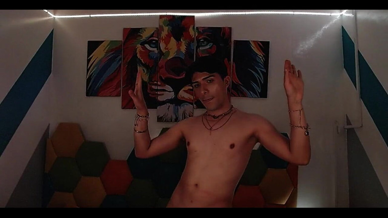 Diego_latinboy: I Like to Undress Very Sensually on Camera for Stepdaddy