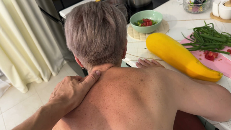 Heatwave Porn: Old Grandma in Glasses Gets Fucked in Her Ass