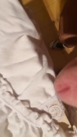Fairylove83: Precumming and masturbation