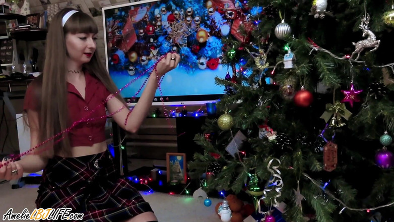 Amelie Dubon: Teen sgrillettamento e pecorina cazzo a Natale - orgasmo duro