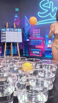 Bătălia celor mai buni! Vedeta porno din Taiwan Arată corpul excitat. Ep1