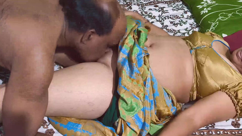 Sexy sindu: Cea mai tare fată indiancă frumoasă face sex hordcore cu...