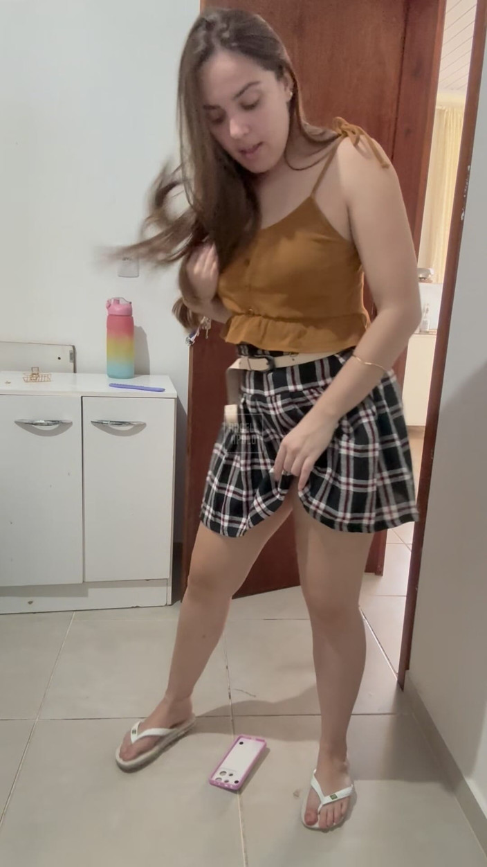 Angell Apolo: Blonde Big Ass Jumping Alone