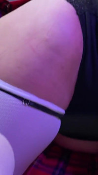 Pov grande padrona culo seduta su faccia e foot gagging in gonna corta e calze bianche