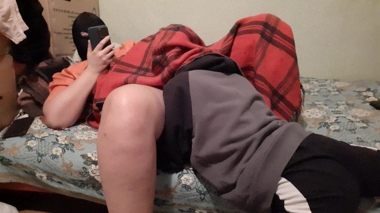 Lesbian-illusion: Moje plachá přítelkyně vlezla pod přikrývkou a probudila mě s...