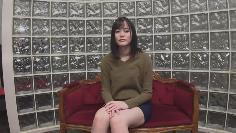 Eros721 official: Cute Girl Enjoying Having Three Cocks Fuck Her Pussy at...