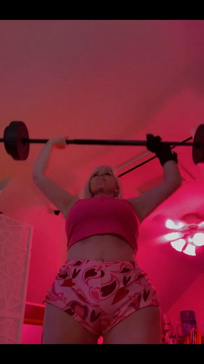 PaintedRose: Nâng để xây dựng cơ bắp tiếp tục di chuyển về...