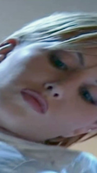Tânără mireasă blondă în Veneția - primul anal de soțul ei