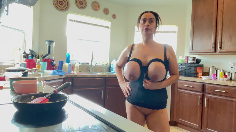 VeeVee Vixen: Ibu tiri tertangkap basah di webcam