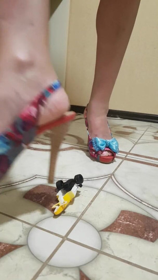 Katya FWorld: Katya mini car crush