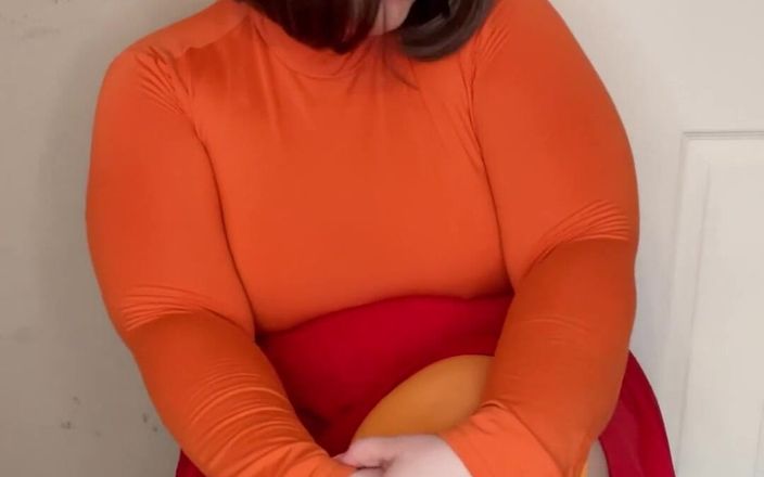 KinkyKatie: Гарячий косплей вельми