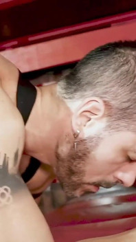 Rough Sex in Cruising