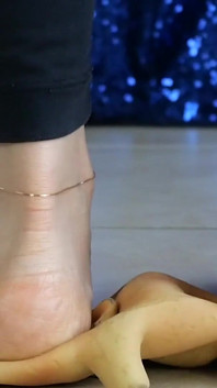Asmr Crush Bareheel: Piglet