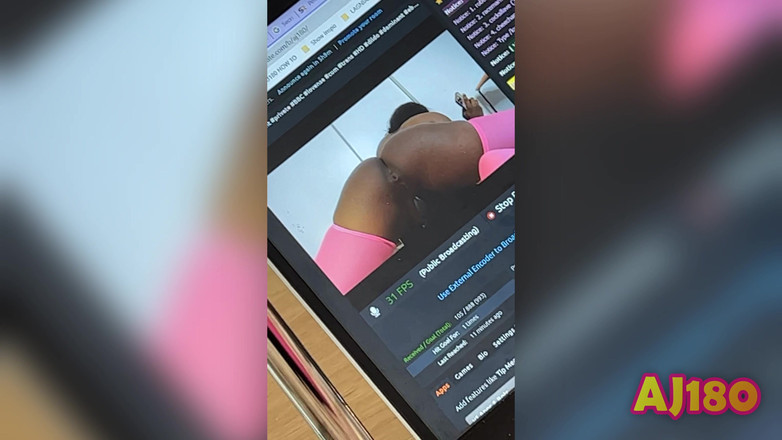 AJ180: Aj180 Twerks Jej Wielki tłusty tyłek, Puckers Her Cias hole,...