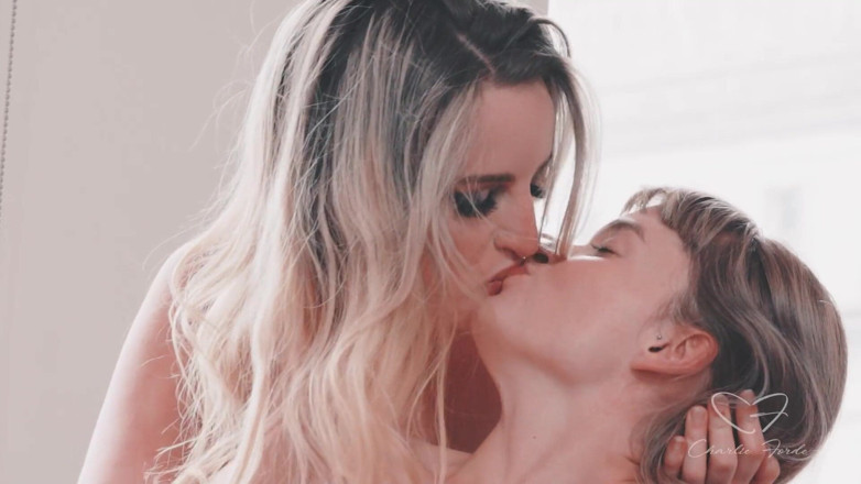 CharlieForde: Sunshine Con Charlie Forde, Laney Day, Felina Fox
