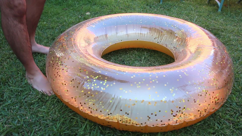 Inflatable Lovers: Glitter swimring