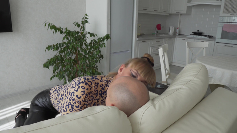 Sasha Bikeyeva: Vorarephilia - Predator Woman