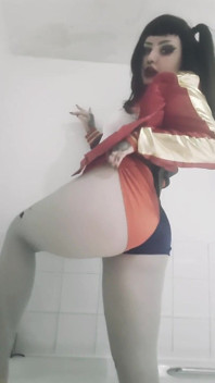 Sika w Harley Quinn Cosplay!