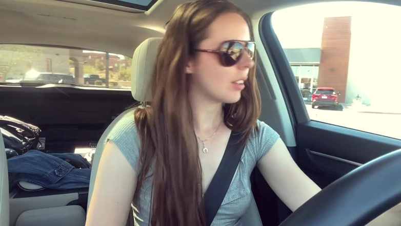 Nadia Foxx: Pancutan mani * malu* keras dalam drive starbucks thru (kawalan nafsu bahagian 2)