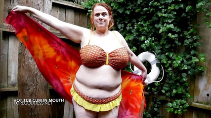 Kore Goddess: La bbw rossa succhia il suo cazzo in piscina in...