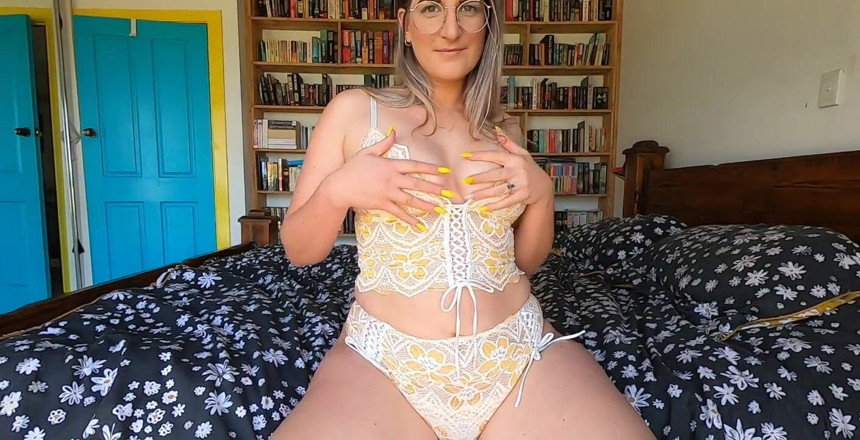 Princess Poppy: nukile pile naakhoon, seksi pila adhovastr, mujhe apni ungliyon se...