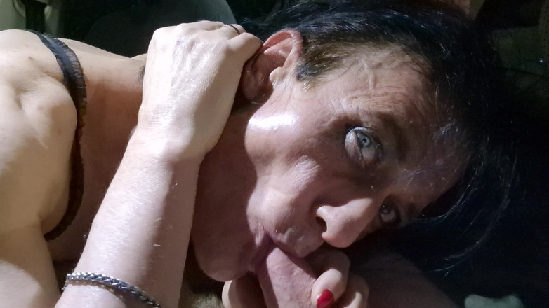 Gigi and David: Gigi și Dave, sex în mașină și niște fetișuri...