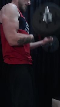 Olahraga di gym