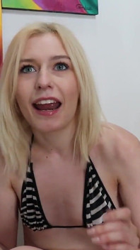Minxx Marie, pipe en bikini