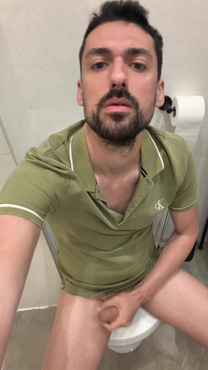 Liam Harding: Hot Stepdaddy Jerking off in Bathroom