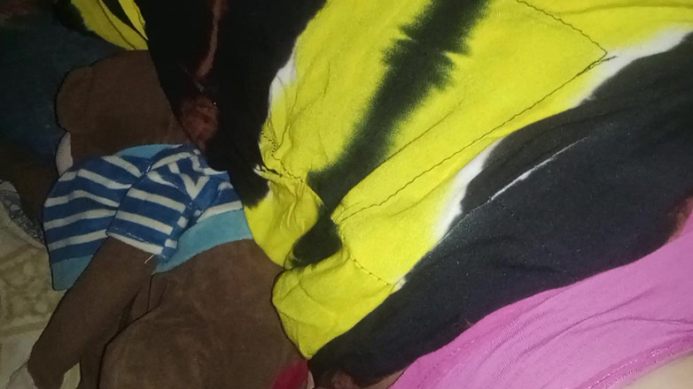 Citra: 義理の母の部屋に忍び込み、リムジンがリラックスして停まっている