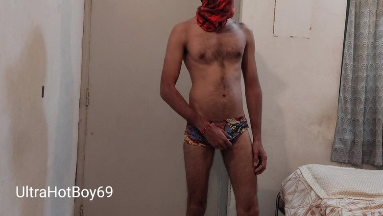 UltraHotBoy69: Show ohýbání těla