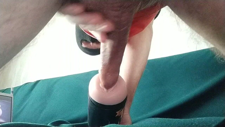 Hot guy solo: Scopata torcia da vicino