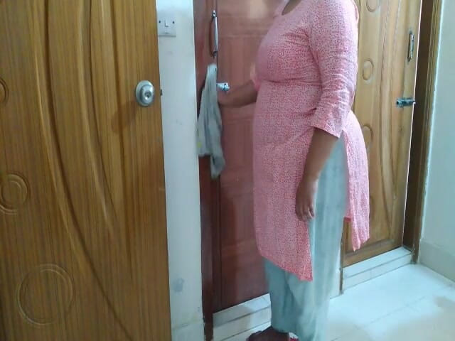 Aria Mia: Dicker arsch &amp; riesige möpse ficken &amp; kommen