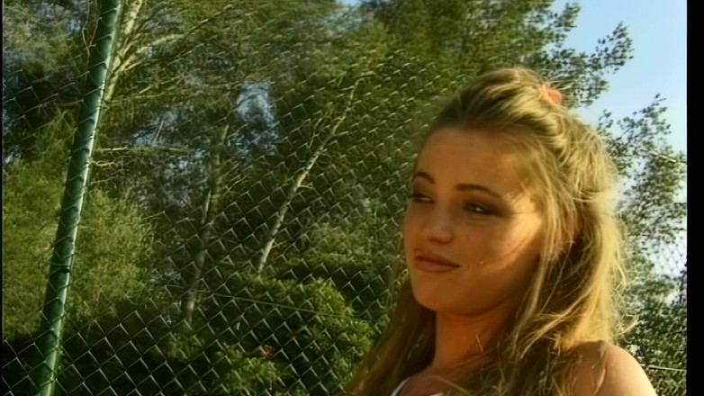 MMV Films: 쓰리섬 파티 - 섹시한 소녀들은 엉덩이에 박히고 싶어합니다.