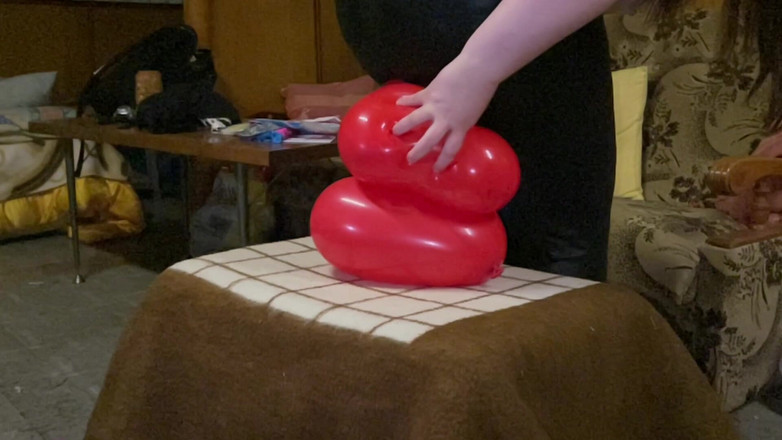 BeachBallsDuo: Bigbootylucy sit 16 çok güçlü kalp şeklinde balon patlattı! Yavaş çekimli 2 kamera!
