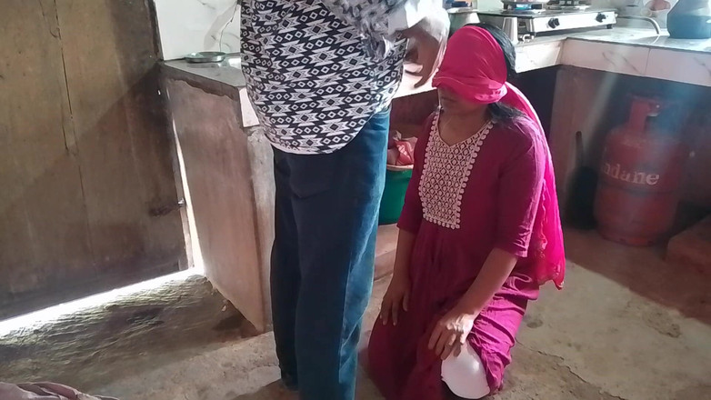 Skydreem1104: Gospodinei indiene îi place să ia penisul soțului ei în gură